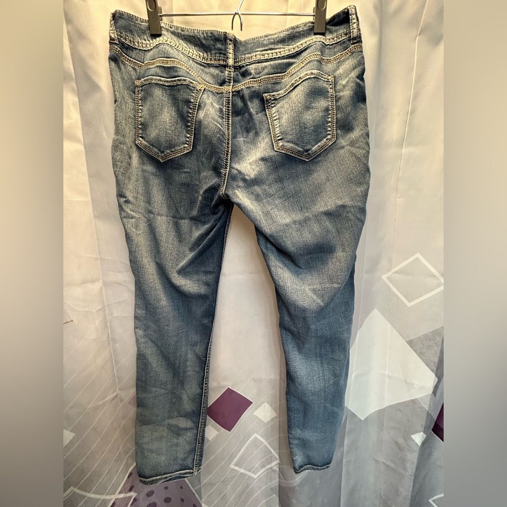 Maurices Faded Blue Skinny Jeans - Picture 7 of 9